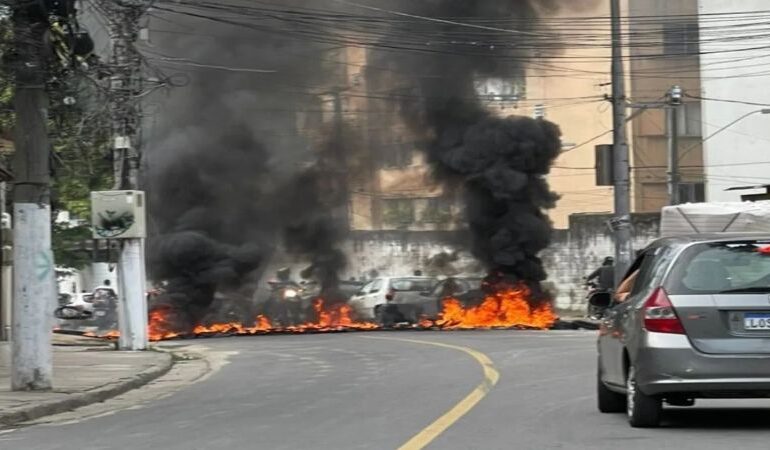 Moradores vão às ruas contra a Enel em Niterói