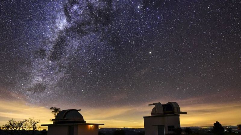 Poluição luminosa de projeto energético perto de telescópios