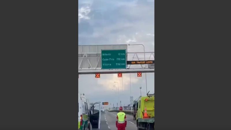 Ponte Rio-Niterói é fechada nos dois sentidos