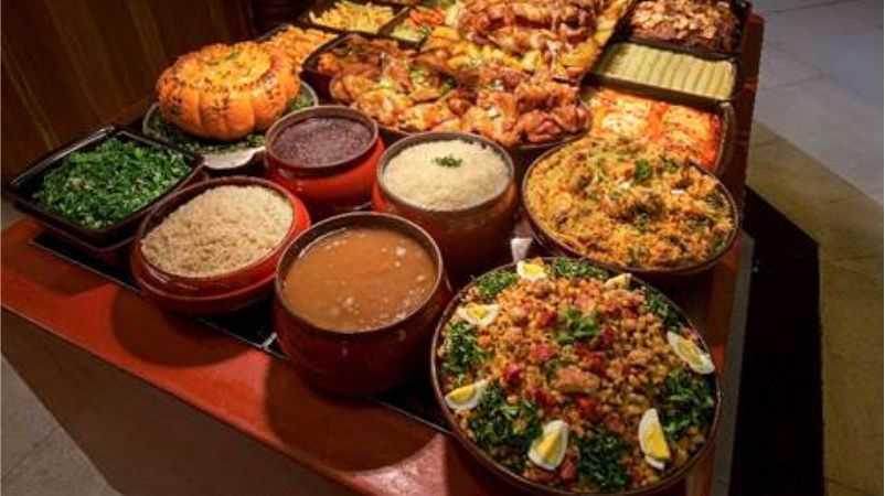 Arroz e feijão é a pedida nos shopping centers