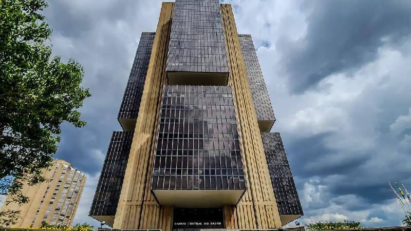 Copom eleva juros básicos da economia para 15% ao ano