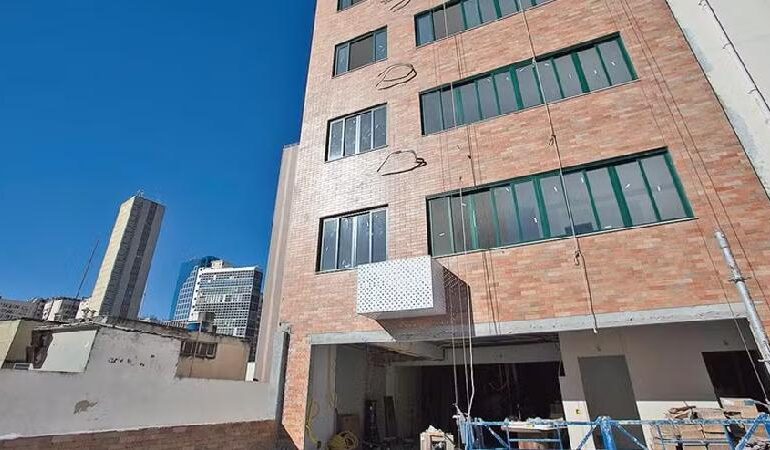 Imóveis de escritório abriga residência, hotel e instituição de ensino