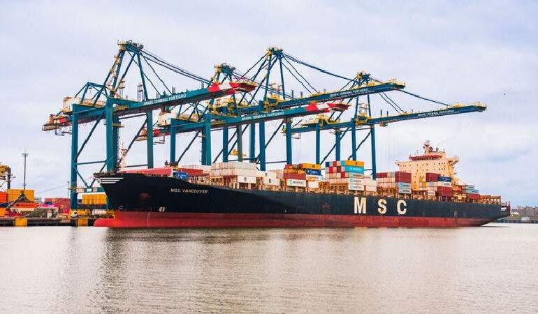 Governo do Brasil zera imposto de importação em mil itens