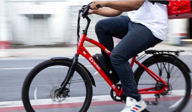 iFood amplia mobilidade elétrica no Rio com 350 novas bikes