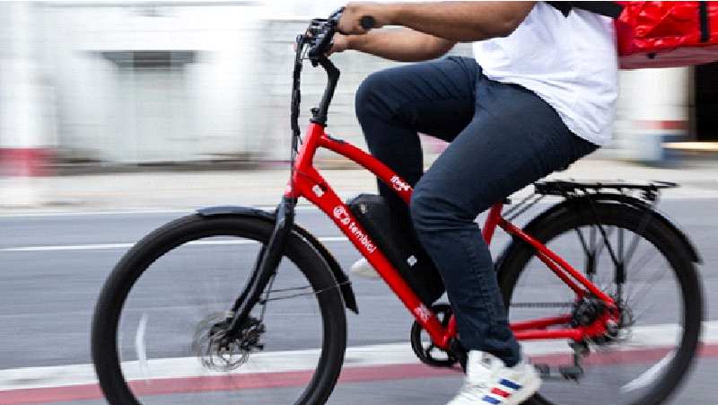 iFood amplia mobilidade elétrica no Rio com 350 novas bikes