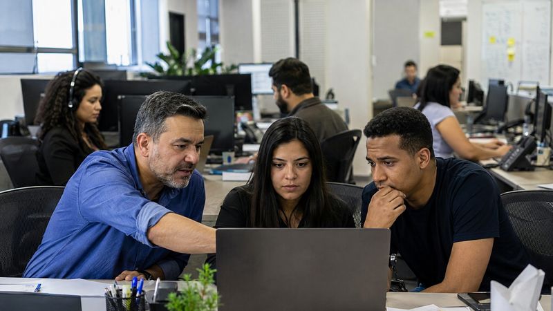 Agentes de IA assumem tarefas nas empresas